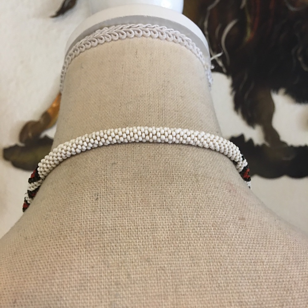 Handmade seed bead pineapple fringe necklace - Picture 5 of 8